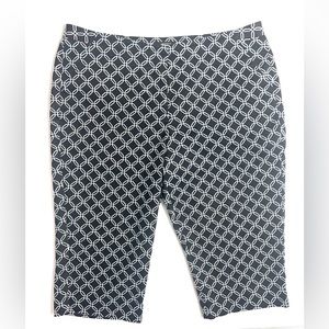 Worthington Modern Fit 14P Black Geometric Design Capris